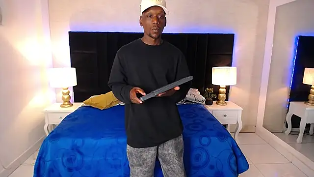 SkylerBigxxx online show from April 2026 04:02:02 AM