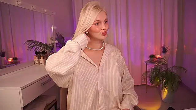 Amelia Wells online show from September 2025 05:44:01 AM