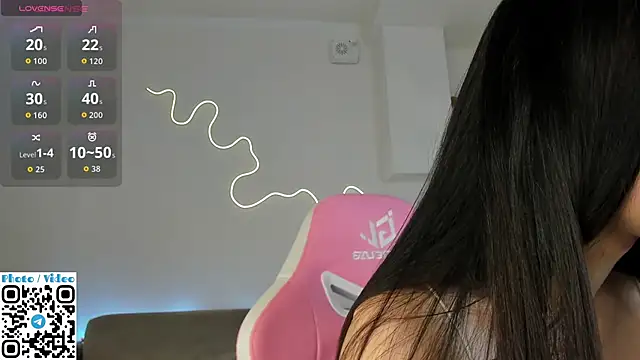 Helen Spark online show from November 2025 02:01:02 AM