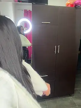 lilielou  online show from November 2025 10:23:01 PM