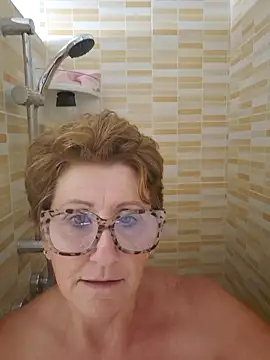 LadyLuxe xx online show from October 2025 11:19:02 AM