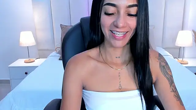 miavegas1 online show from October 2025 12:00:02 AM