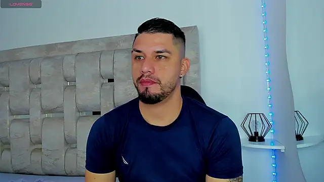 Jacob19  online show from September 2025 11:34:02 AM