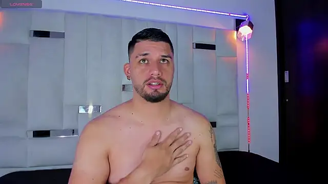 Jacob19  online show from September 2025 11:35:01 AM