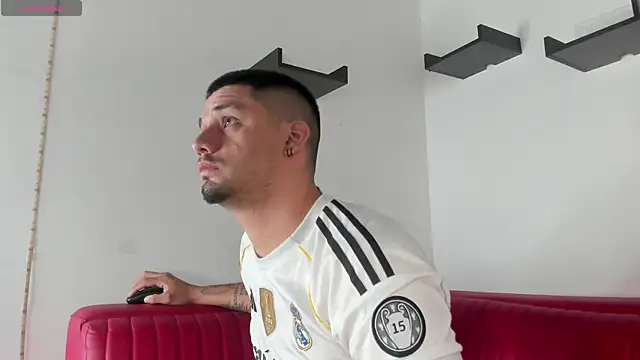 Jacob19  online show from September 2025 11:26:01 AM