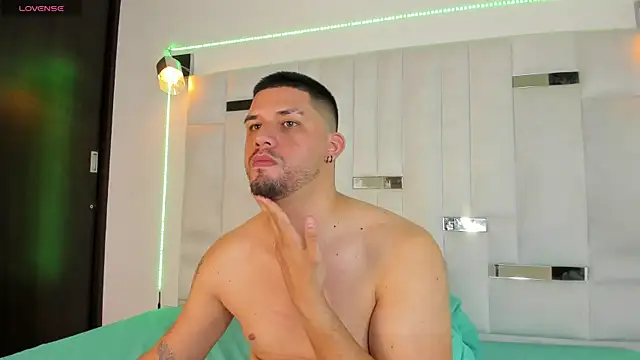 Jacob19  online show from October 2025 02:43:02 AM