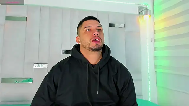 Jacob19  online show from October 2025 11:40:01 AM