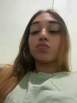 loirinhaaa online show from November 2025 01:38:01 AM