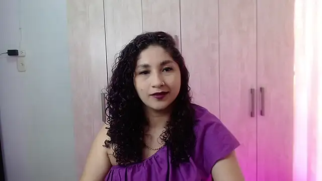 Gia Dior online show from November 2025 08:21:02 PM