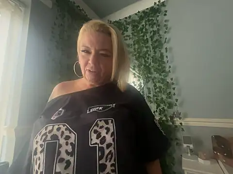 BonnyDesire online show from February 2026 01:27:02 PM