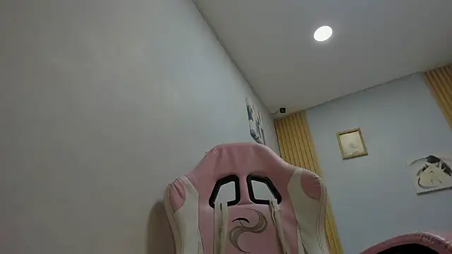 Dakota x18 online show from February 2026 08:02:01 PM