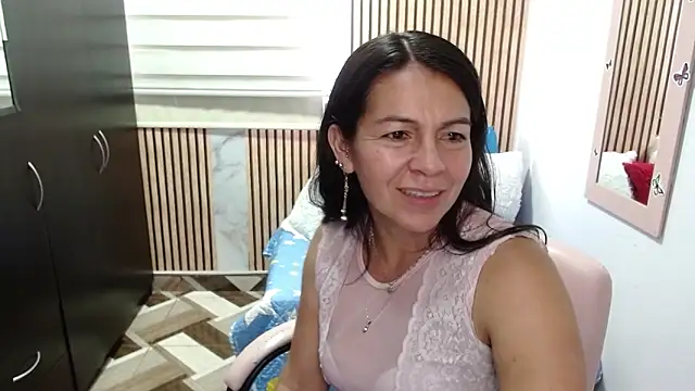 camilavargas  online show from June 2026 09:49:01 PM