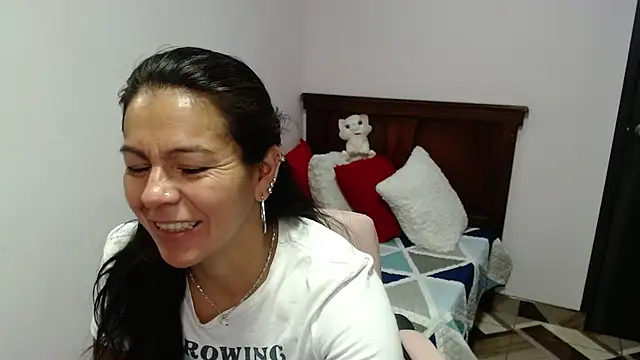 Snapshot of camilavargas_ chatting on July 2026 04:34:02 PM camilavargas online show from July 2026 04:34:02 PM