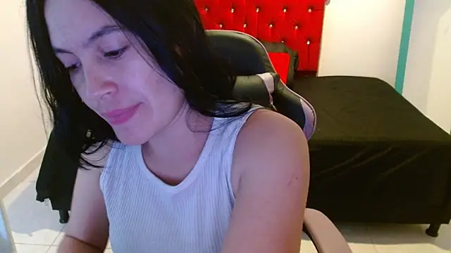 Snapshot of cristal1609 chatting on February 2026 01:32:02 PM cristal1609 online show from February 2026 01:32:02 PM