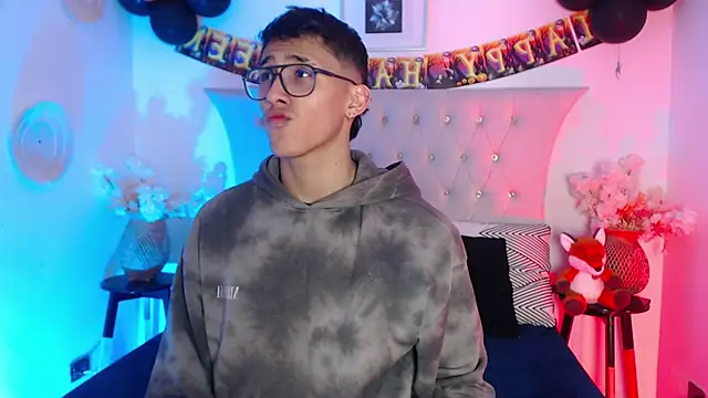 SalvadorFit online show from October 2025 08:42:01 PM