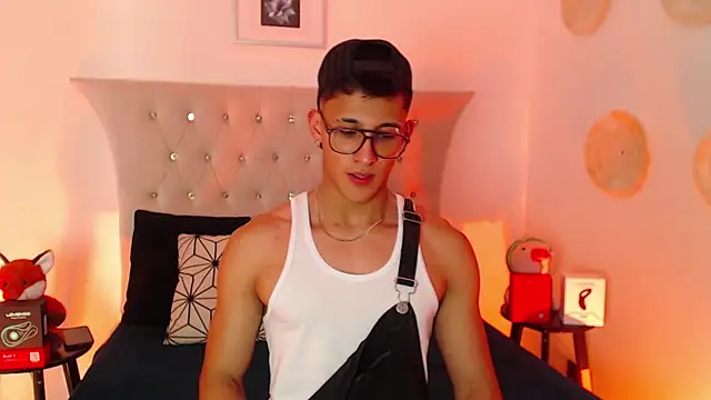 SalvadorFit online show from November 2025 08:41:01 PM