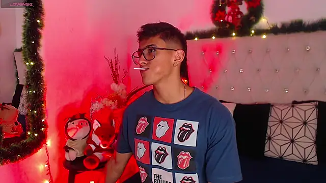 SalvadorFit online show from December 2025 08:37:02 PM