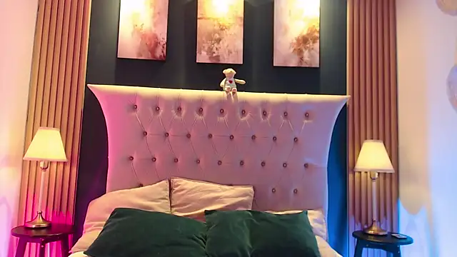 Snapshot of SalvadorFit chatting on June 2026 08:13:02 PM SalvadorFit online show from June 2026 08:13:02 PM