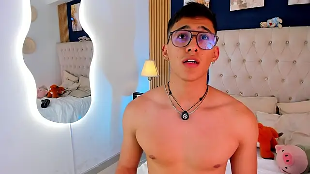 Snapshot of SalvadorFit chatting on July 2026 01:01:01 AM SalvadorFit online show from July 2026 01:01:01 AM