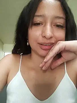 Snapshot of Vale_stone_ chatting on June 2026 05:51:01 PM Vale stone online show from June 2026 05:51:01 PM