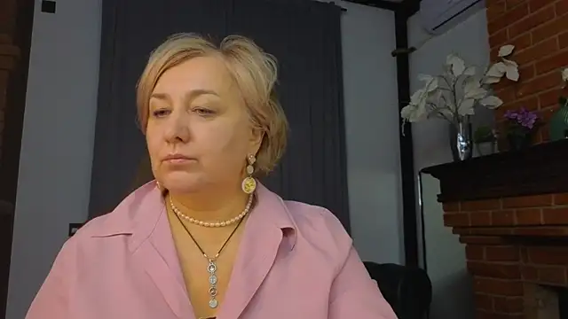 Marta Wils online show from October 2025 12:21:02 AM