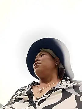 callistra online show from April 2026 04:35:01 AM