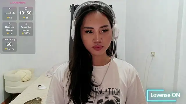 Divine Goddesss online show from April 2026 08:11:02 PM