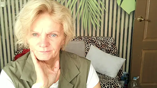 Snapshot of Zoe_Steell chatting on September 2025 06:26:02 AM Zoe Steell online show from September 2025 06:26:02 AM