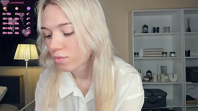 DianeHonnette online show from December 2025 07:32:01 PM