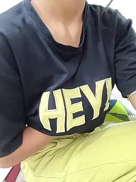 sassyishhu76 online show from February 2026 02:26:01 PM