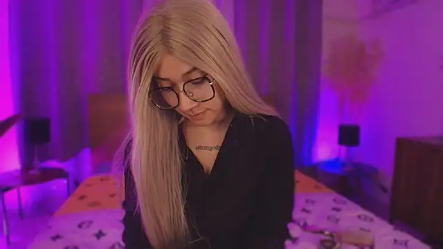 SofiaClarkson online show from October 2025 05:07:02 AM