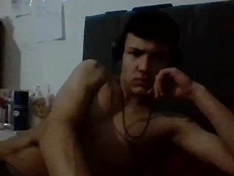 Snapshot of El_awo_ chatting on September 2025 04:14:01 AM El awo online show from September 2025 04:14:01 AM