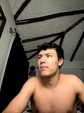 Snapshot of El_awo_ chatting on October 2025 06:20:01 PM El awo online show from October 2025 06:20:01 PM