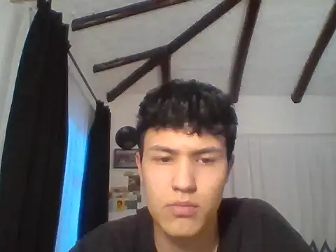 Snapshot of El_awo_ chatting on October 2025 08:44:01 PM El awo online show from October 2025 08:44:01 PM