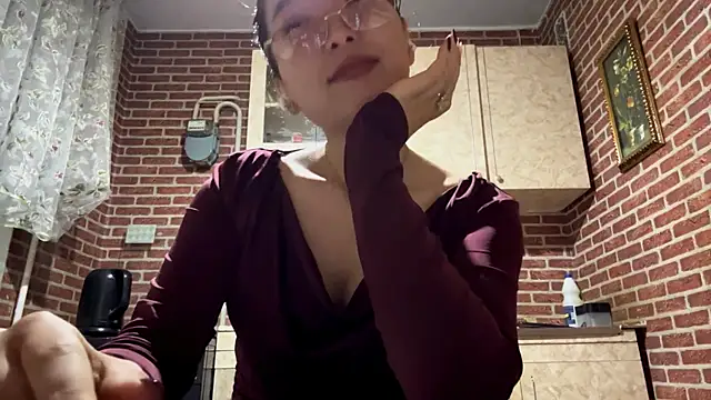 Snapshot of EmmaLeexth chatting on September 2025 01:15:01 PM EmmaLeexth online show from September 2025 01:15:01 PM