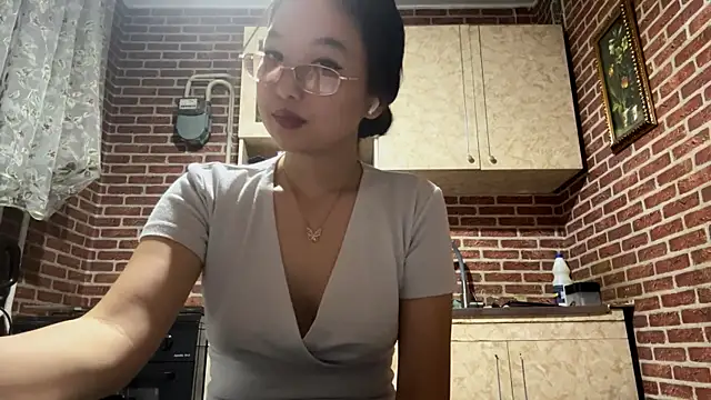 Snapshot of EmmaLeexth chatting on September 2025 01:16:02 PM EmmaLeexth online show from September 2025 01:16:02 PM