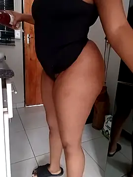 Snapshot of FeminineLady chatting on February 2026 08:44:02 AM FeminineLady online show from February 2026 08:44:02 AM