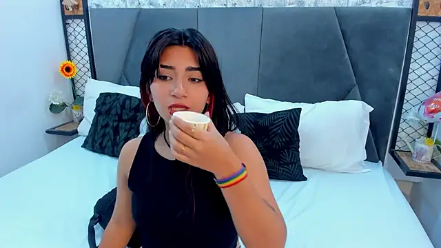 KENDRAOWEN online show from October 2025 08:04:01 PM