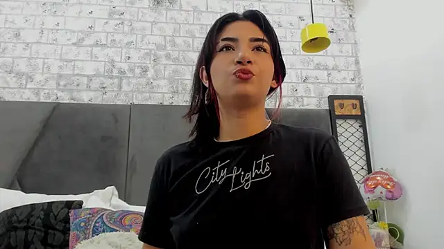 KENDRAOWEN online show from October 2025 07:45:01 PM