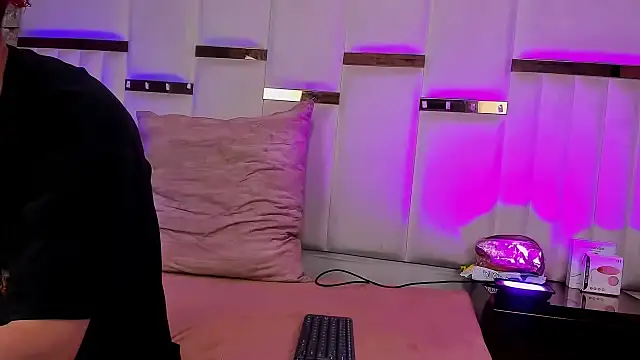 ANLLELOAndANGELA online show from November 2025 04:36:01 PM