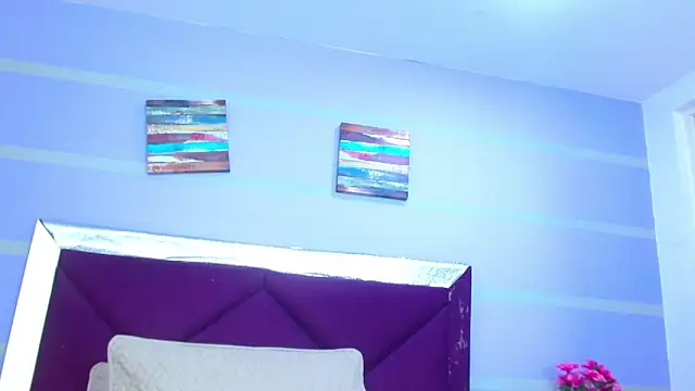 Emily Swiftt online show from November 2025 08:57:01 AM