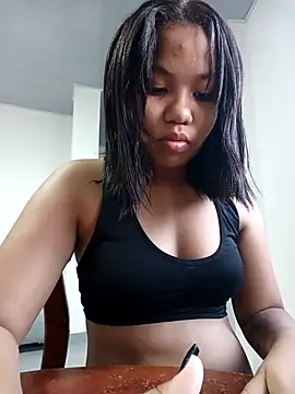 Snapshot of little_onixx chatting on February 2026 12:14:02 PM little onixx online show from February 2026 12:14:02 PM