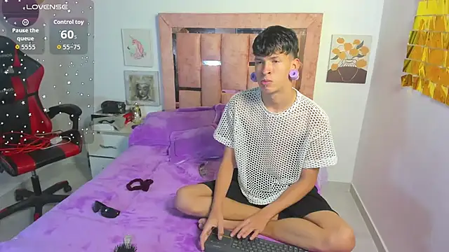 DemianSalvatore online show from January 2026 08:45:02 PM