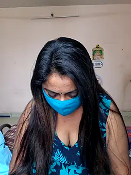 Snapshot of queendivya chatting on June 2026 01:43:02 AM queendivya online show from June 2026 01:43:02 AM