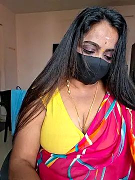 Snapshot of queendivya chatting on July 2026 05:26:02 AM queendivya online show from July 2026 05:26:02 AM