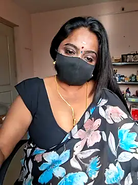 Snapshot of queendivya chatting on July 2026 11:38:02 AM queendivya online show from July 2026 11:38:02 AM