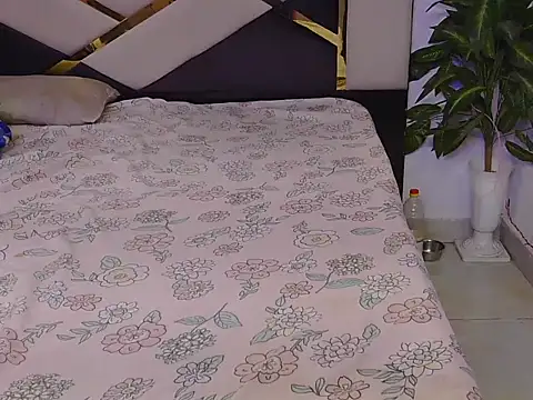 Lovelyy-couple online show from November 2025 06:15:02 AM