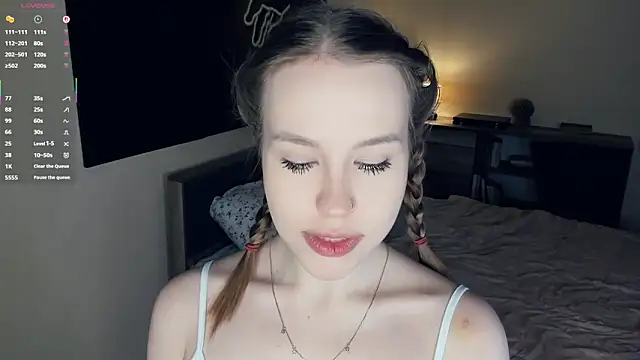 MaliaBourraine online show from December 2025 07:03:02 AM