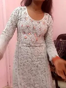 Snapshot of pari_rani7 chatting on March 2026 04:07:01 AM pari rani7 online show from March 2026 04:07:01 AM