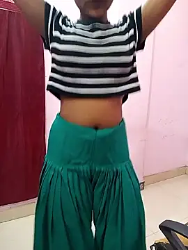 Snapshot of pari_rani7 chatting on March 2026 04:07:02 AM pari rani7 online show from March 2026 04:07:02 AM